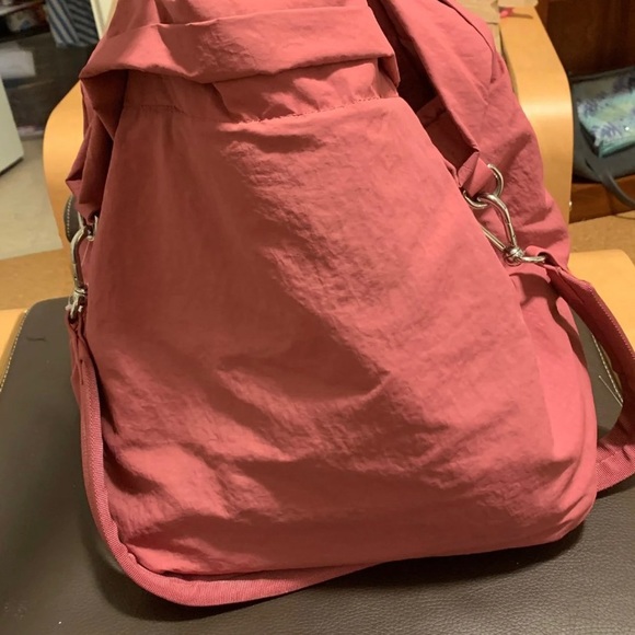 Lululemon 19L on my level bag - Picture 5 of 5